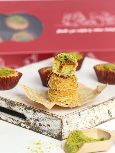 بوكس حلوى بحرينية