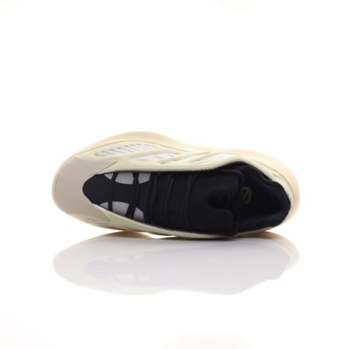 شوز ييزي ٧٠٠ - Yeezi 700