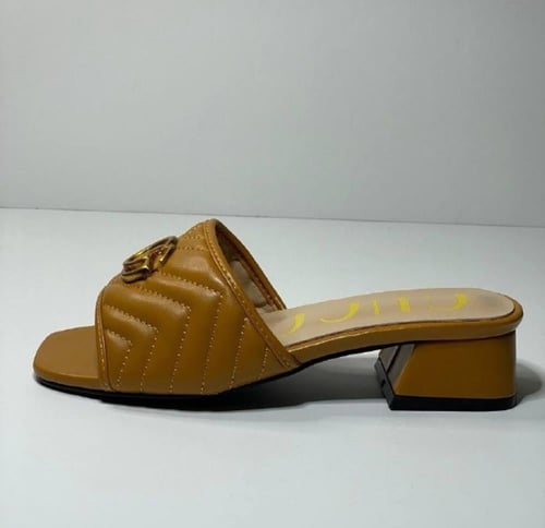 حذاء قوتشي - GUCCI