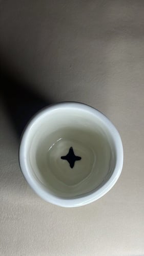 كوب محمود درويش - وحدي اراود نفسي الثكلى فتأبى ان...