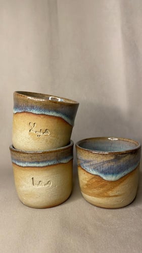 كوب مع امكانيه اضافه اسم -عربي او انجليزي