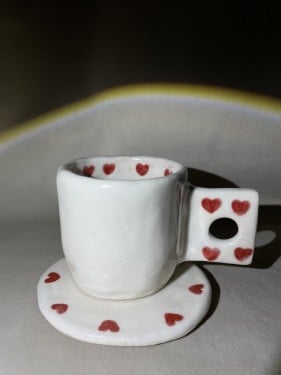 كوب اسبريسو مع صحن