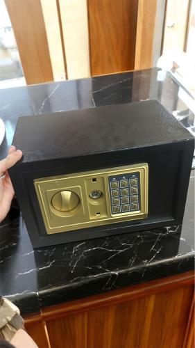 خزنة حديدية آمنة بمقاس 27*36.5*28.5 سم | حماية متك...