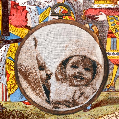 تطريز صورة باللون البني