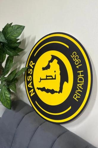 مجسم شعار النصر مطبوع بالليزر عالي الجوده