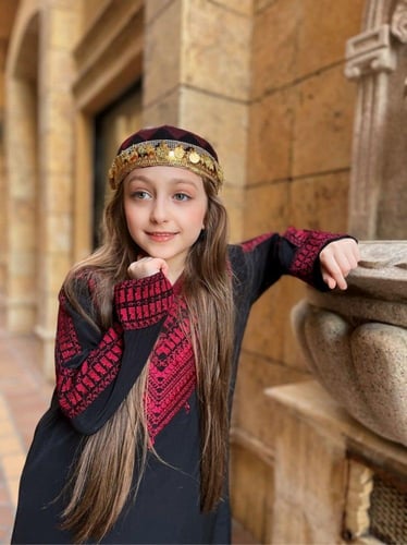 ثوب النشل النجدي العنابي