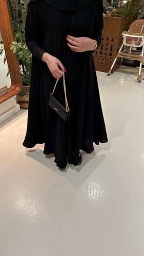 عباية شتويه بتصميم الورده الفاخره