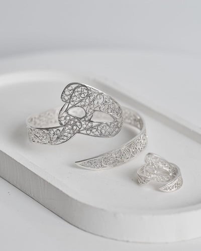 بكج بالنقش العربي المزخرف