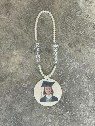 عقد تخرج بالاسم والصوره