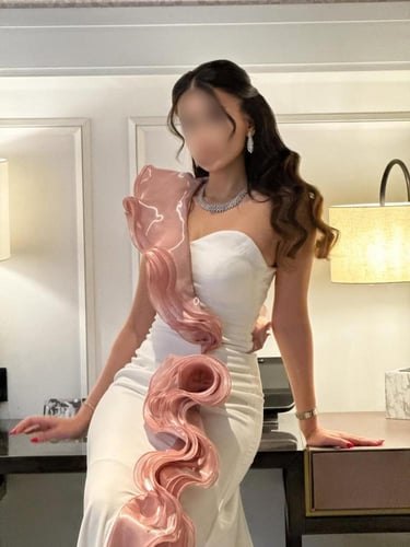 فستان سهرة مزين بالاوجنزا الأنيق