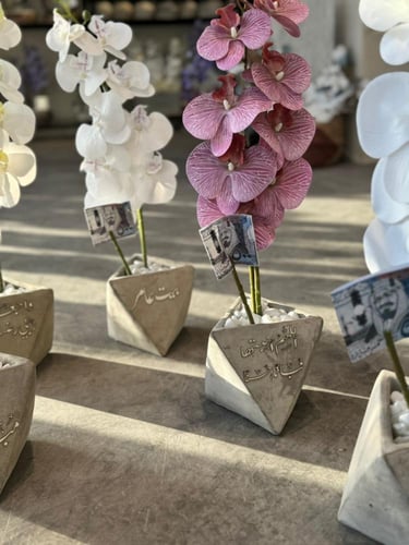 فازة الأسمنت السداسيه مع الاوركيد