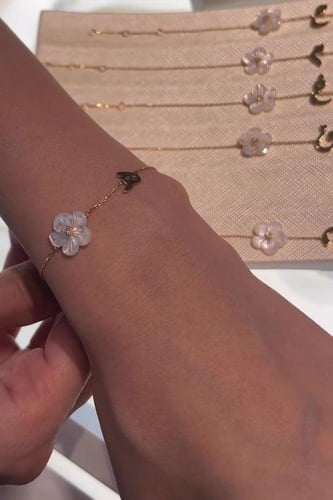 اسوارة الورده بالاسم او الحرف