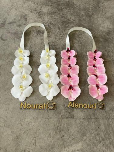 عقد تخرج ورد صناعي 2025