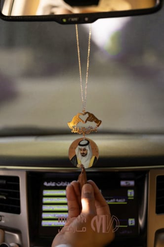 تعليقة سيارة قلب بيدين ترند مع الصوره