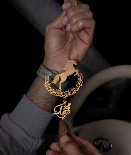 تعليقة الخيل و كسرة العود كتابة حسب طلبك