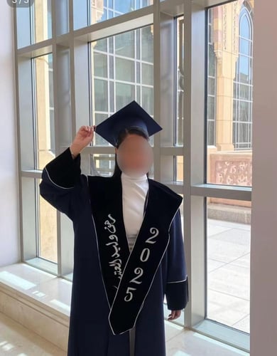 طقم عباية تخرج كحلي ومخمل اسود