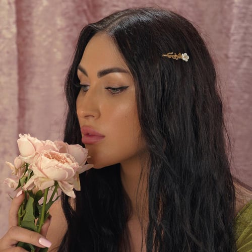 دبوس شعر مع وردة زركون