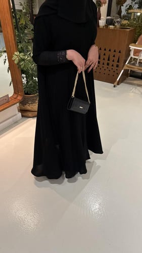 عباية شتويه بتصميم الورده الفاخره