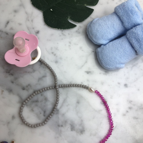 تعليقه لهايه رمادي وفوشي ولولو طبيعي