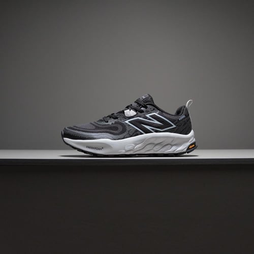 حذاء New Balance Hierro V8