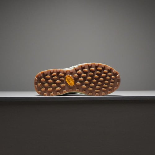 حذاء New Balance Hierro V8