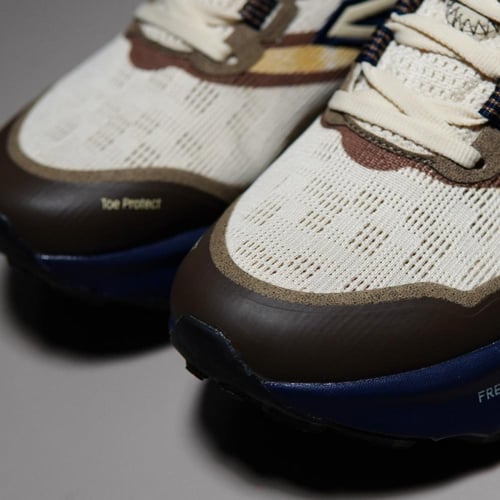 حذاء New Balance Hierro V9