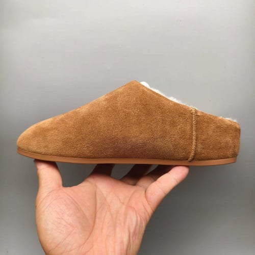 حذاء شتوي UGG