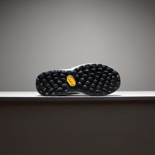 حذاء New Balance Hierro V8