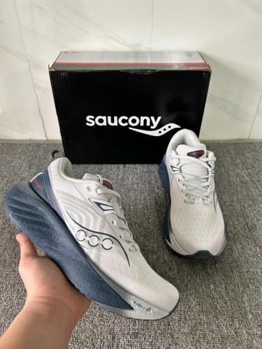 حذاء Saucony Triumph 22