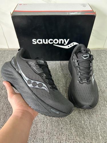 حذاء Saucony Triumph 22
