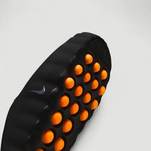 سليبر نايكي مايند 001