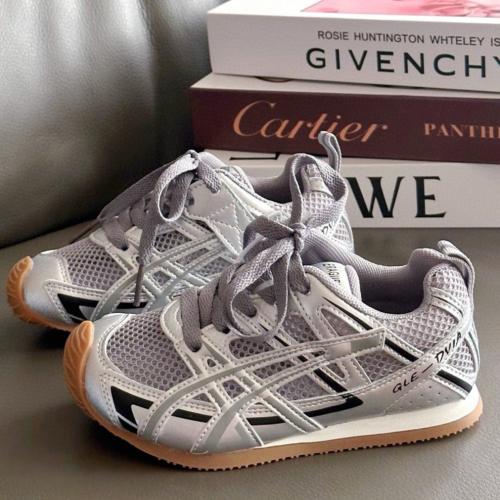 حذاء أطفال asics