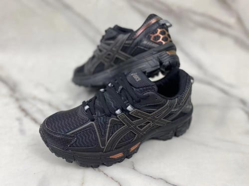 حذاء asics khan 8