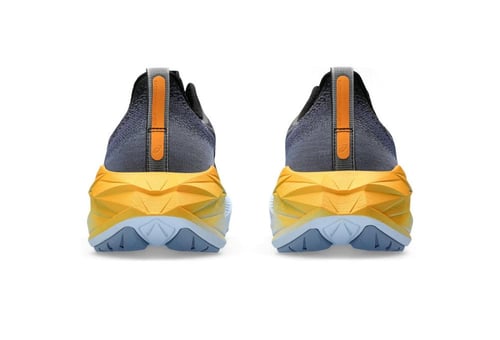 حذاء ASICS Novablast 4