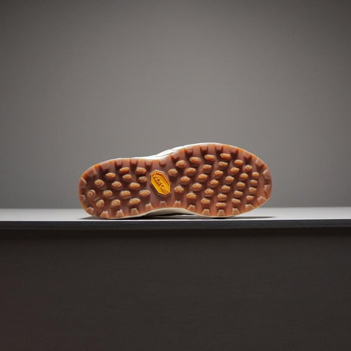 حذاء New Balance Hierro V8