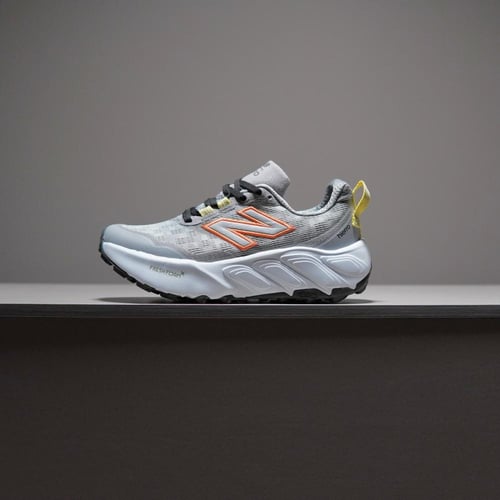 حذاء New Balance Hierro V9