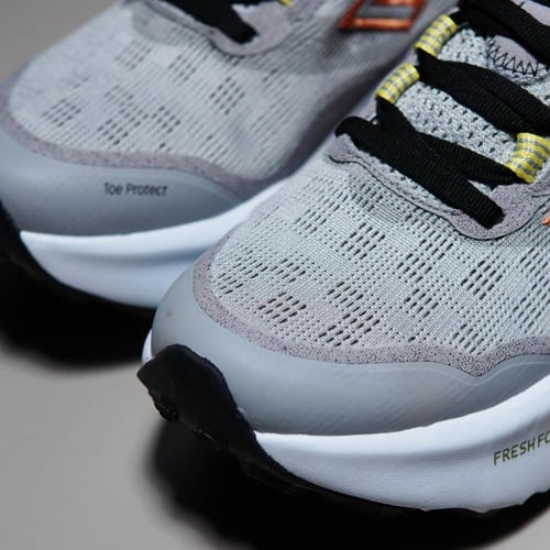 حذاء New Balance Hierro V9