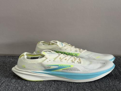 حذاء بروكس Brooks Hyperion Max 3