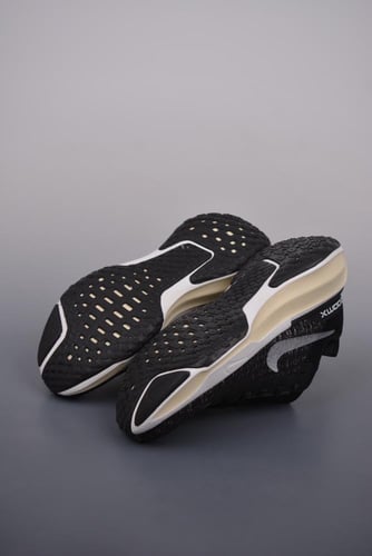 حذاء نايك Nike Zoom X