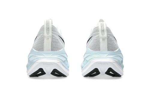 حذاء ASICS Novablast 2