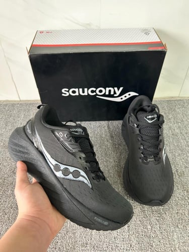 حذاء Saucony Triumph 22