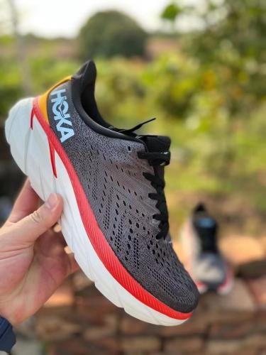 Hoka Clifton 8