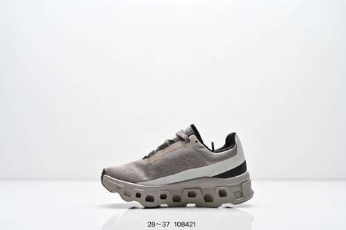 حذاء أطفال On Running