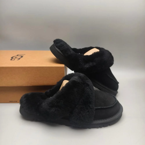حذاء شتوي UGG