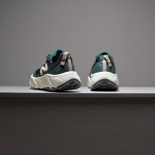 حذاء New Balance Hierro V9