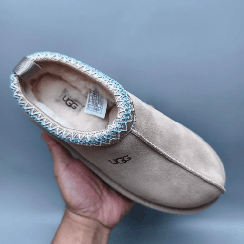 حذاء شتوي UGG