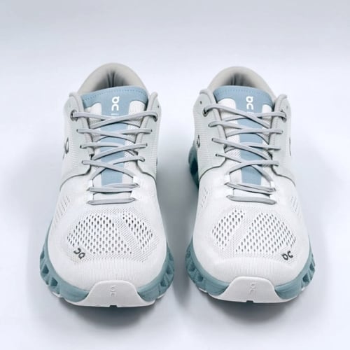 حذاء On Running cloud