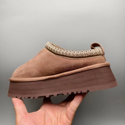 حذاء شتوي UGG