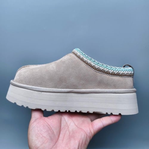 حذاء شتوي UGG