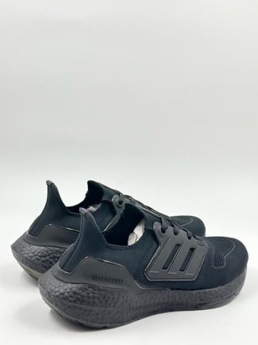 حذاء Adidas UltraBoost 22